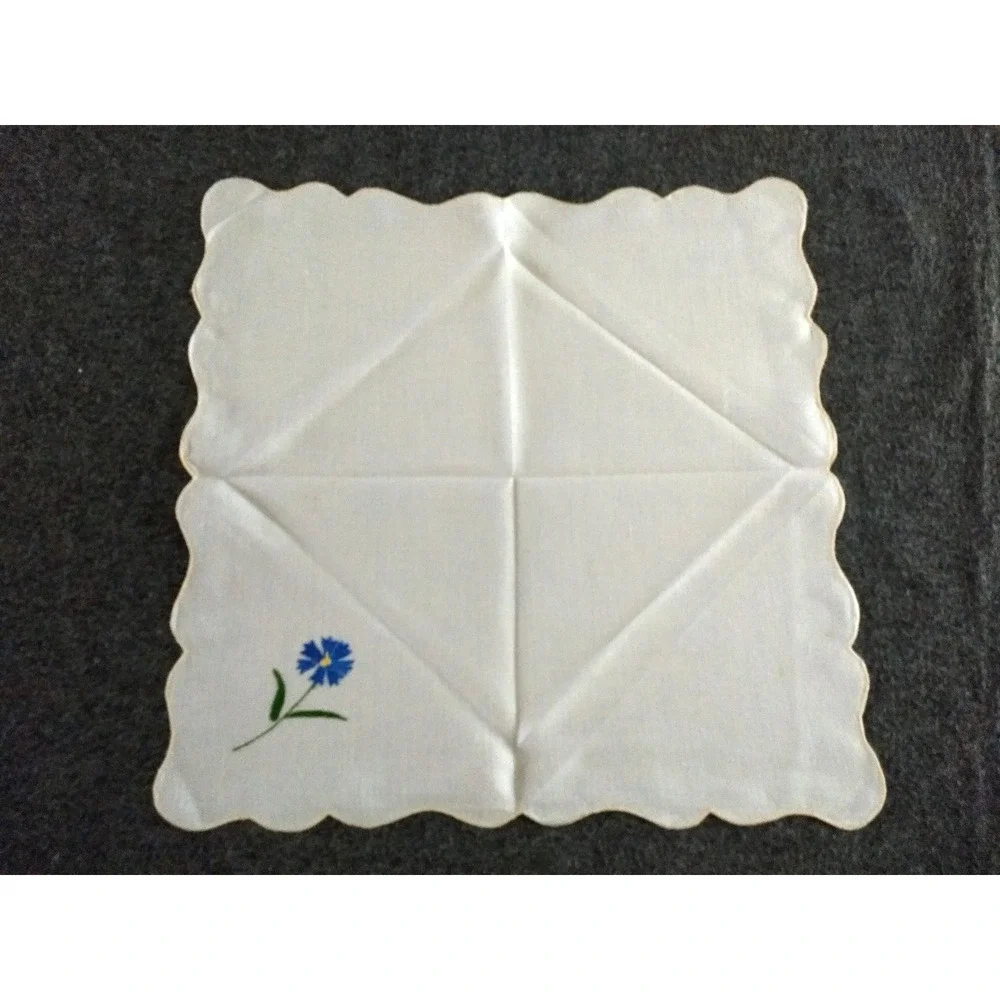 Vintage Hand Embroidered‎ Cloth Dinner Napkins Set/12 Floral Scalloped Edge NEW